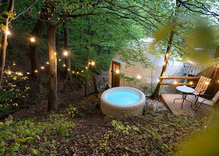 Glamping, Hot Tub & Projector By Nidumm Stay