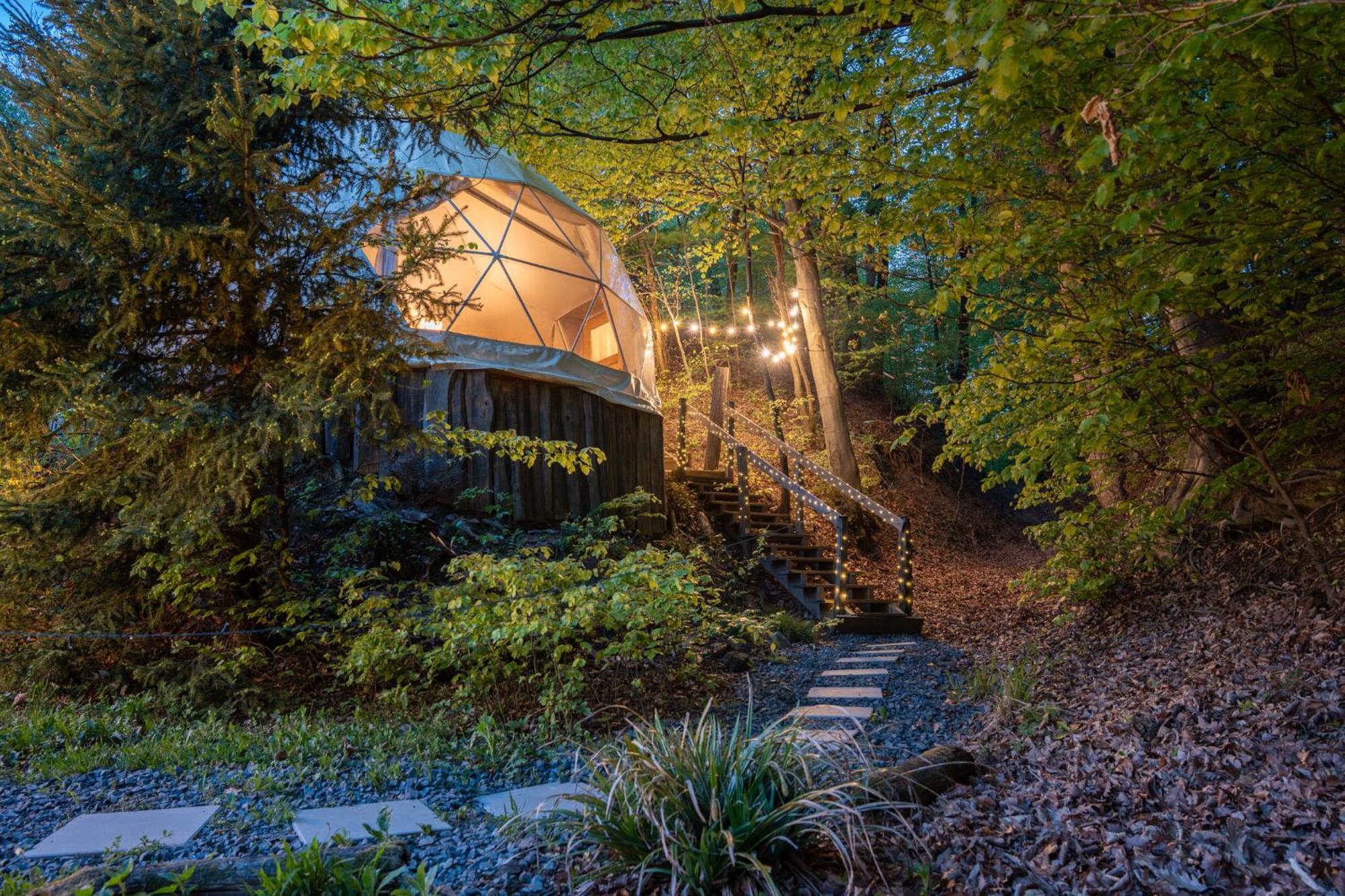 Luxury tent Glamping, Hot Tub & Projector By Nidumm Stay Maribor